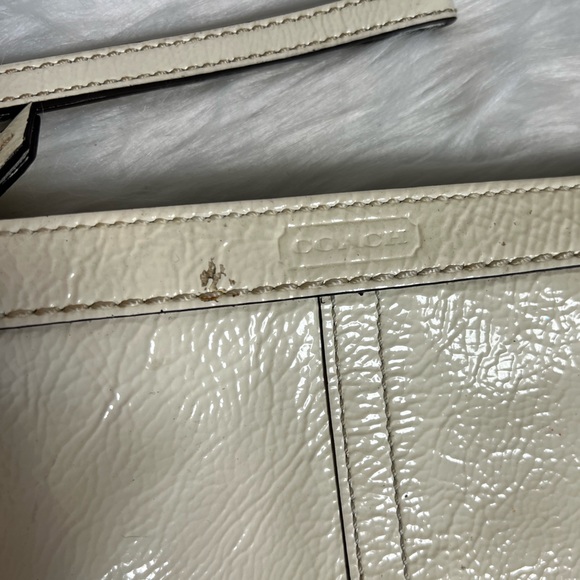 Coach wristlet - Picture 2 of 7